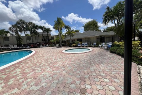 Apartamento en alquiler en Miami, Florida, 1 dormitorio, 65.31 m2 № 2044967 - foto 17