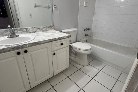 Apartamento en alquiler en Miami, Florida, 1 dormitorio, 65.31 m2 № 2044967 - foto 10