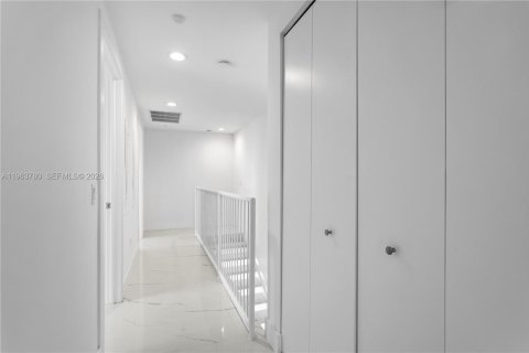 Condo in Aventura, Florida, 4 bedrooms  № 2081048 - photo 12