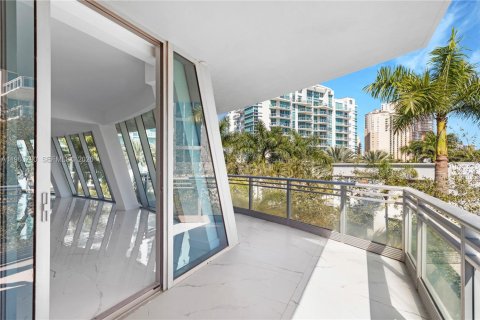 Condo in Aventura, Florida, 4 bedrooms  № 2081048 - photo 9