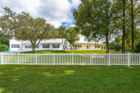 House in Southwest Ranches, Florida 4 bedrooms, 307.79 sq.m. № 1763914 - photo 28