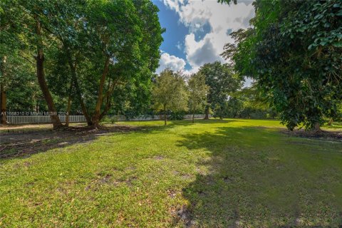 House in Southwest Ranches, Florida 4 bedrooms, 307.79 sq.m. № 1763914 - photo 25