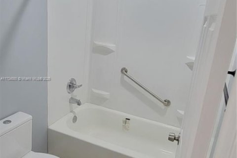 Condo in Tampa, Florida, 1 bedroom  № 1933873 - photo 6