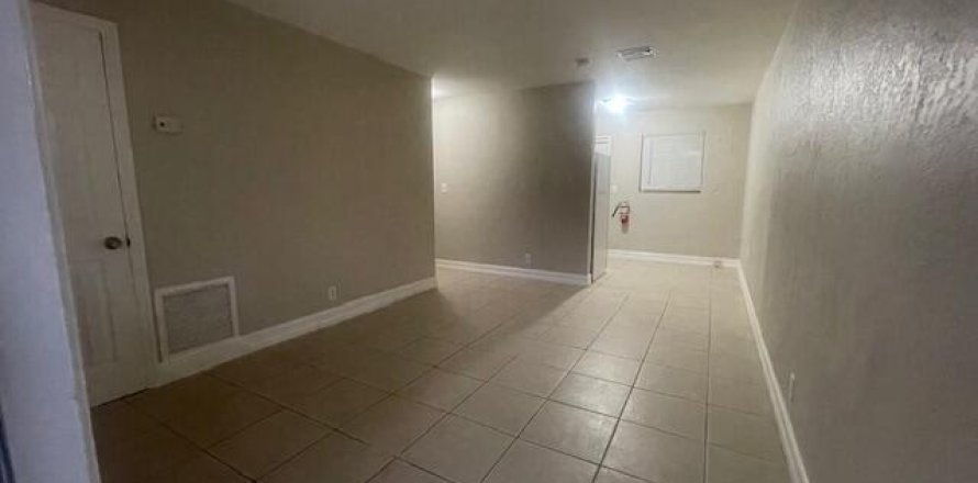Immobilier commercial à West Palm Beach, Floride 2 chambres, 92.9 m2 № 921205