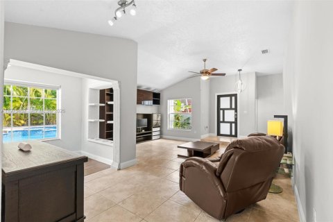 Купить виллу или дом в Майами, Флорида 3 спальни, 131.83м2, № 2040167 - фото 8