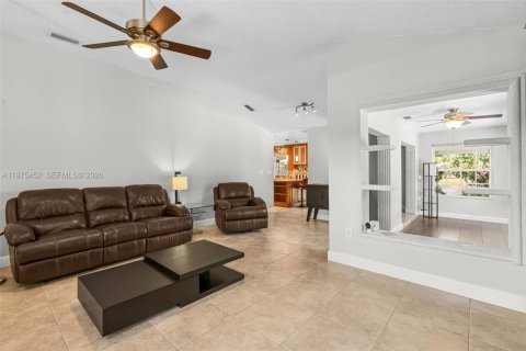 Купить виллу или дом в Майами, Флорида 3 спальни, 131.83м2, № 2040167 - фото 6