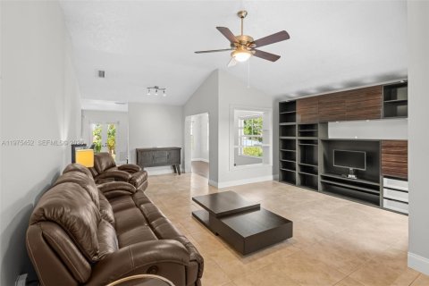 Купить виллу или дом в Майами, Флорида 3 спальни, 131.83м2, № 2040167 - фото 5