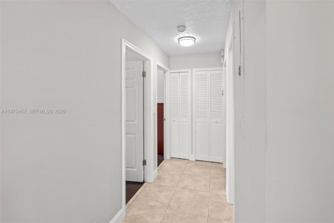 Купить виллу или дом в Майами, Флорида 3 спальни, 131.83м2, № 2040167 - фото 18