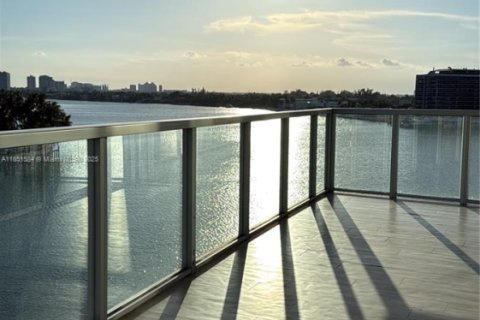 Copropriété à vendre à Miami Beach, Floride: 3 chambres, 121.14 m2 № 1858937 - photo 11