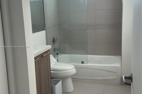 Copropriété à vendre à Miami Beach, Floride: 3 chambres, 121.14 m2 № 1858937 - photo 24