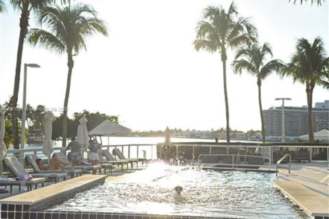Copropriété à vendre à Miami Beach, Floride: 3 chambres, 121.14 m2 № 1858937 - photo 8