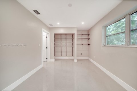 House in Palmetto Bay, Florida 4 bedrooms, 196.3 sq.m. № 2070859 - photo 20