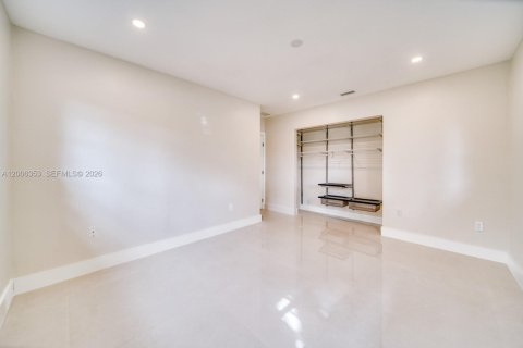 House in Palmetto Bay, Florida 4 bedrooms, 196.3 sq.m. № 2070859 - photo 25