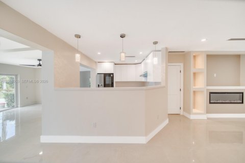 House in Palmetto Bay, Florida 4 bedrooms, 196.3 sq.m. № 2070859 - photo 4