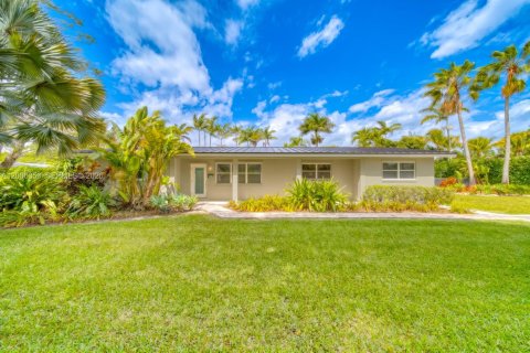 House in Palmetto Bay, Florida 4 bedrooms, 196.3 sq.m. № 2070859