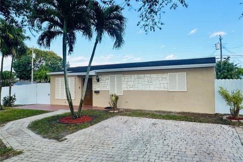 House in Hollywood, Florida 2 bedrooms, 85.47 sq.m. № 2015185