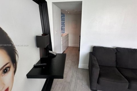 Купить кондоминиум в Майами-Бич, Флорида 44.31м2, № 2049599 - фото 3