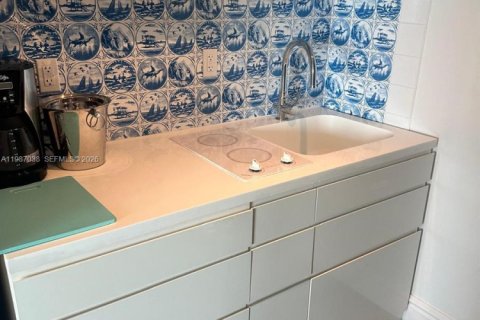 Купить кондоминиум в Майами-Бич, Флорида 44.31м2, № 2049599 - фото 5