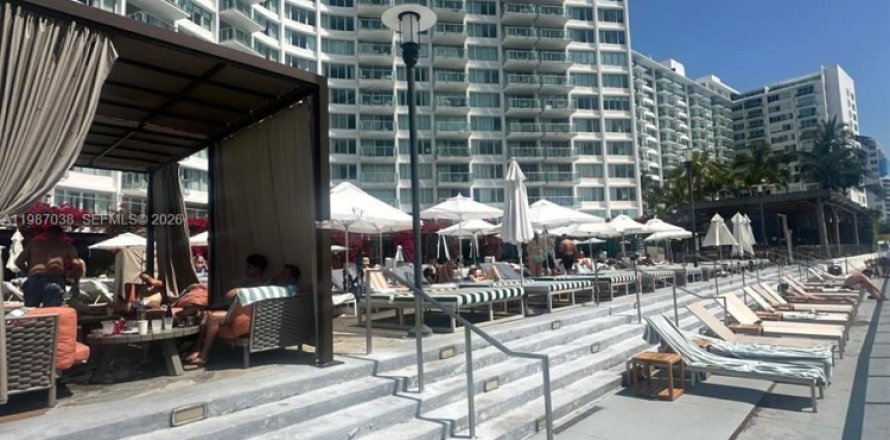 Студия в кондо в Майами-Бич, Флорида № 2049599