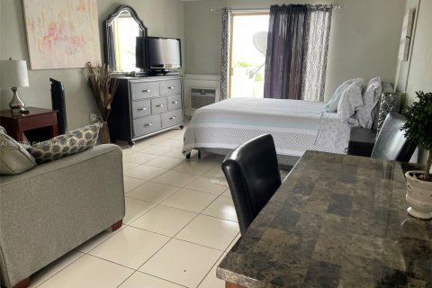 Condominio en venta en North Bay Village, Florida, 40.23 m2 № 1979358 - foto 6