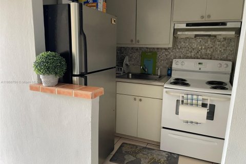 Condominio en venta en North Bay Village, Florida, 40.23 m2 № 1979358 - foto 8