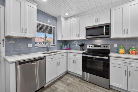 Copropriété à vendre à Sarasota, Floride: 2 chambres, 94.39 m2 № 2424213 - photo 7