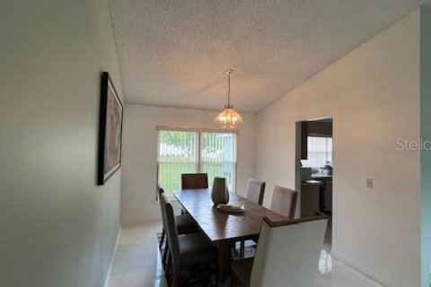 House in Orlando, Florida 4 bedrooms, 169.83 sq.m. № 1880784 - photo 5