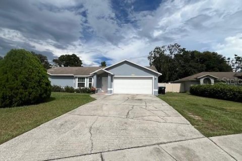 House in Orlando, Florida 4 bedrooms, 169.83 sq.m. № 1880784 - photo 2