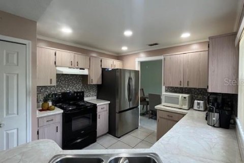 House in Orlando, Florida 4 bedrooms, 169.83 sq.m. № 1880784 - photo 21