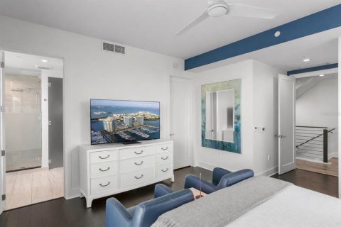 Touwnhouse à vendre à Tampa, Floride: 4 chambres, 263.56 m2 № 2103566 - photo 16