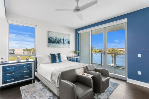 Touwnhouse à vendre à Tampa, Floride: 4 chambres, 263.56 m2 № 2103566 - photo 15