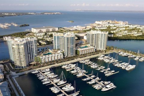 Touwnhouse à vendre à Tampa, Floride: 4 chambres, 263.56 m2 № 2103566 - photo 3