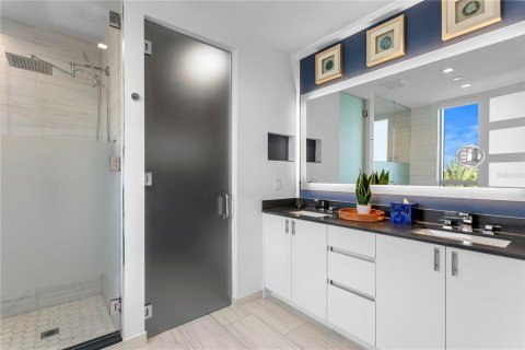 Touwnhouse à vendre à Tampa, Floride: 4 chambres, 263.56 m2 № 2103566 - photo 18
