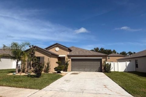 Casa en venta en Zephyrhills, Florida, 4 dormitorios, 178.19 m2 № 1960743 - foto 2