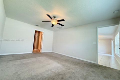 Casa en venta en Zephyrhills, Florida, 4 dormitorios, 178.19 m2 № 1960743 - foto 20