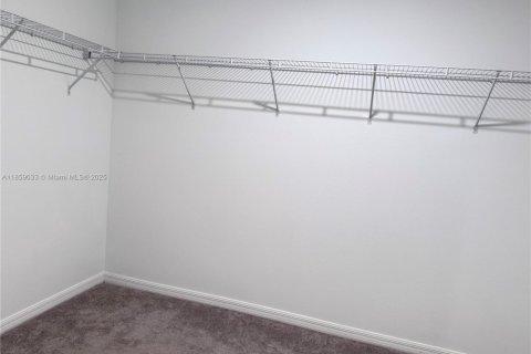 Casa en venta en Zephyrhills, Florida, 4 dormitorios, 178.19 m2 № 1960743 - foto 23