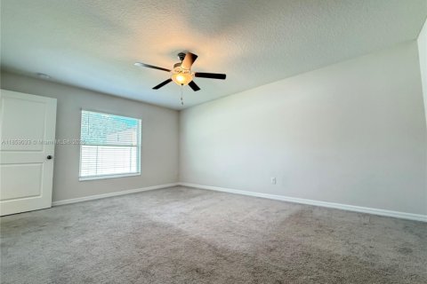 Casa en venta en Zephyrhills, Florida, 4 dormitorios, 178.19 m2 № 1960743 - foto 19