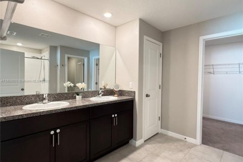 Casa en venta en Zephyrhills, Florida, 4 dormitorios, 178.19 m2 № 1960743 - foto 30