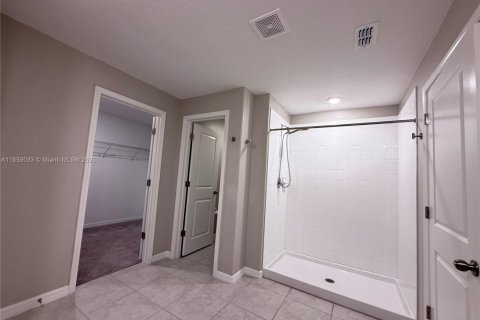 Casa en venta en Zephyrhills, Florida, 4 dormitorios, 178.19 m2 № 1960743 - foto 29