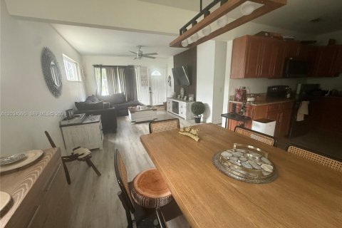 Купить виллу или дом в Холливуд, Флорида 3 спальни, 118.91м2, № 2154209 - фото 7