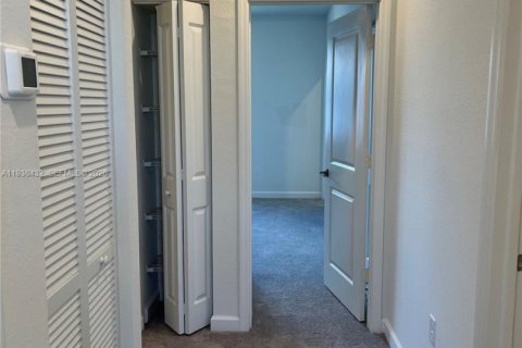 House in Homestead, Florida 3 bedrooms, 137.77 sq.m. № 2002491 - photo 21