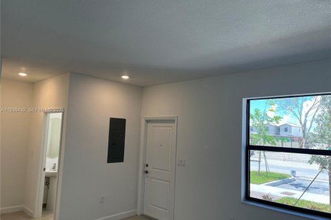 House in Homestead, Florida 3 bedrooms, 137.77 sq.m. № 2002491 - photo 10