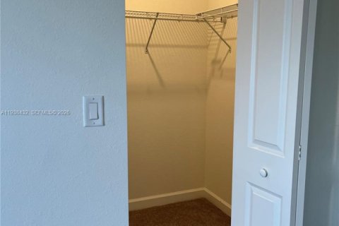 House in Homestead, Florida 3 bedrooms, 137.77 sq.m. № 2002491 - photo 23