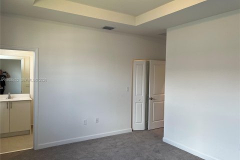 House in Homestead, Florida 3 bedrooms, 137.77 sq.m. № 2002491 - photo 24