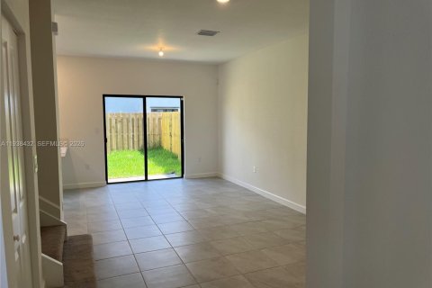 House in Homestead, Florida 3 bedrooms, 137.77 sq.m. № 2002491 - photo 4