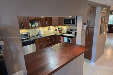 Copropriété à vendre à Weston, Floride: 2 chambres, 114.36 m2 № 1994699 - photo 3