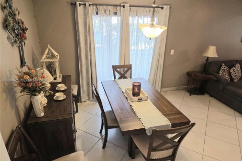 Copropriété à vendre à Weston, Floride: 2 chambres, 114.36 m2 № 1994699 - photo 6