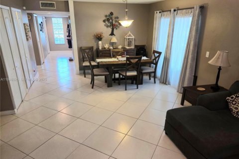 Copropriété à vendre à Weston, Floride: 2 chambres, 114.36 m2 № 1994699 - photo 7