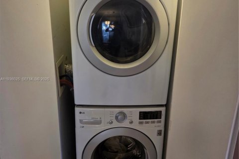 Copropriété à vendre à Weston, Floride: 2 chambres, 114.36 m2 № 1994699 - photo 13