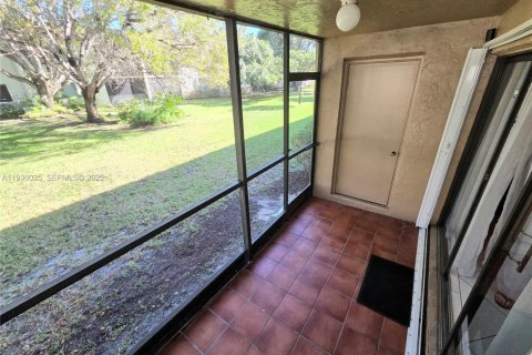 Copropriété à vendre à Weston, Floride: 2 chambres, 114.36 m2 № 1994699 - photo 14